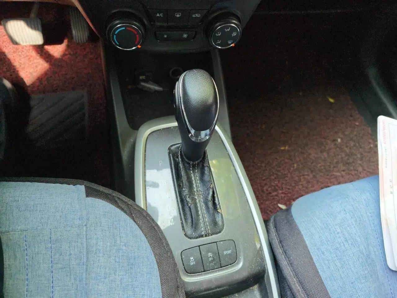 Chevrolet Lova RV 2016 1.5L Automatic FunDrive Edition — миниатюра 15