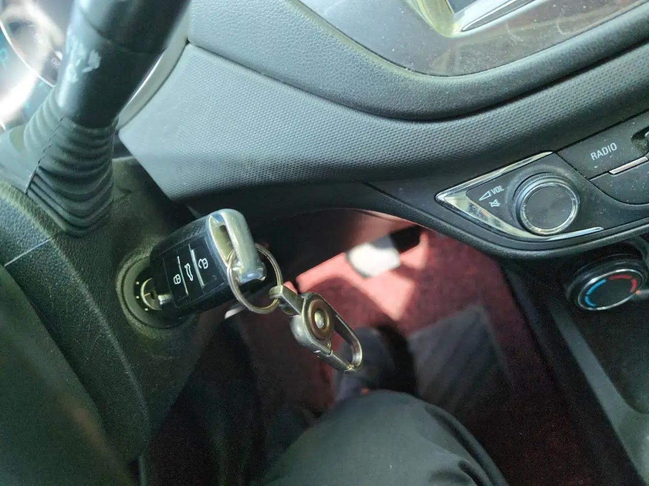 Chevrolet Lova RV 2016 1.5L Automatic FunDrive Edition — миниатюра 9