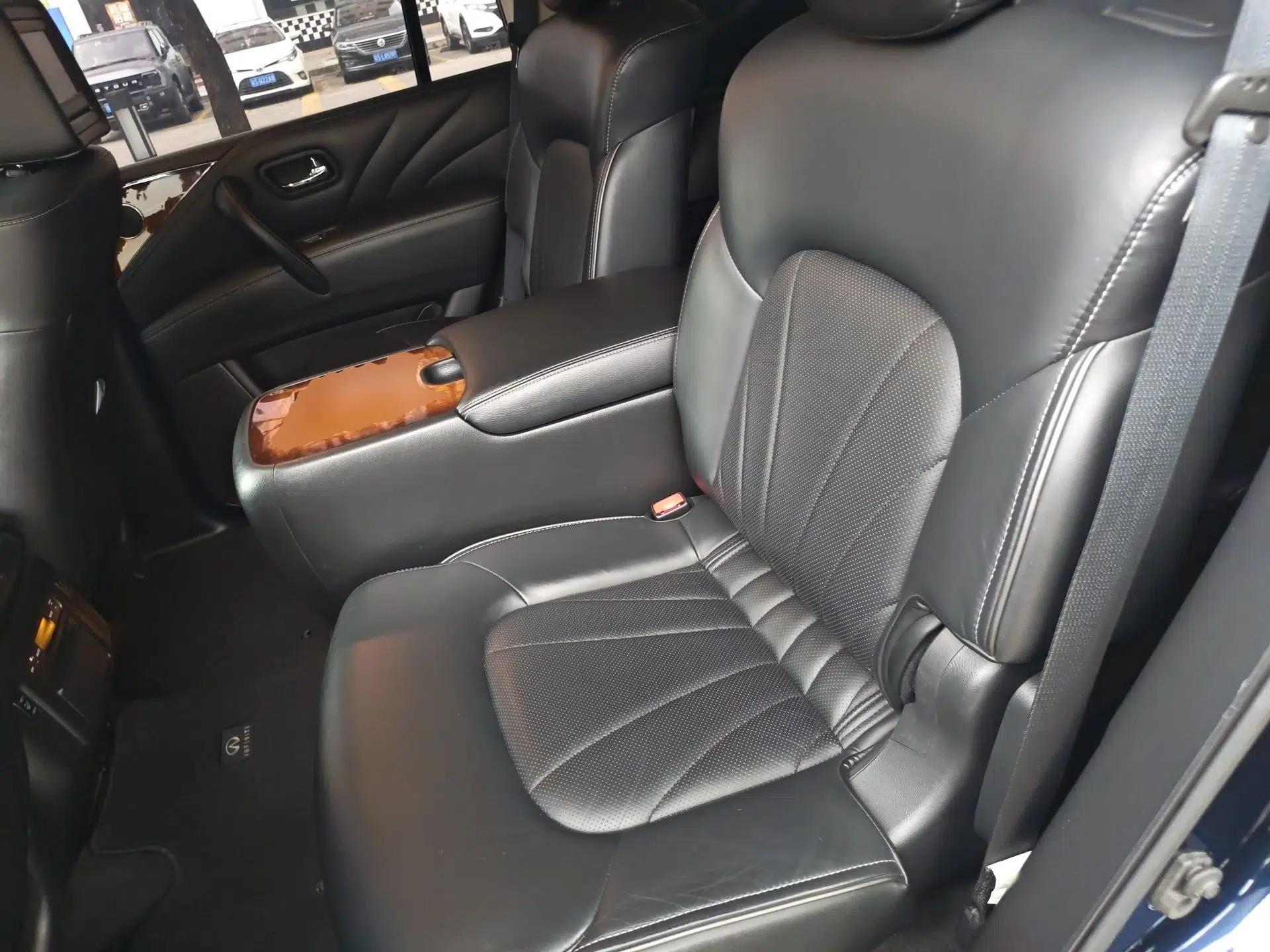 Infiniti QX80 2016 5.6L 4WD — миниатюра 17