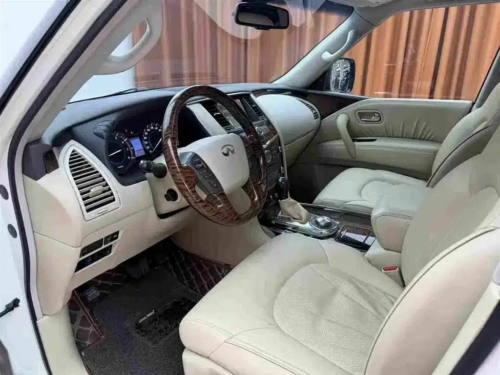 2011 Infiniti QX56 — миниатюра 7