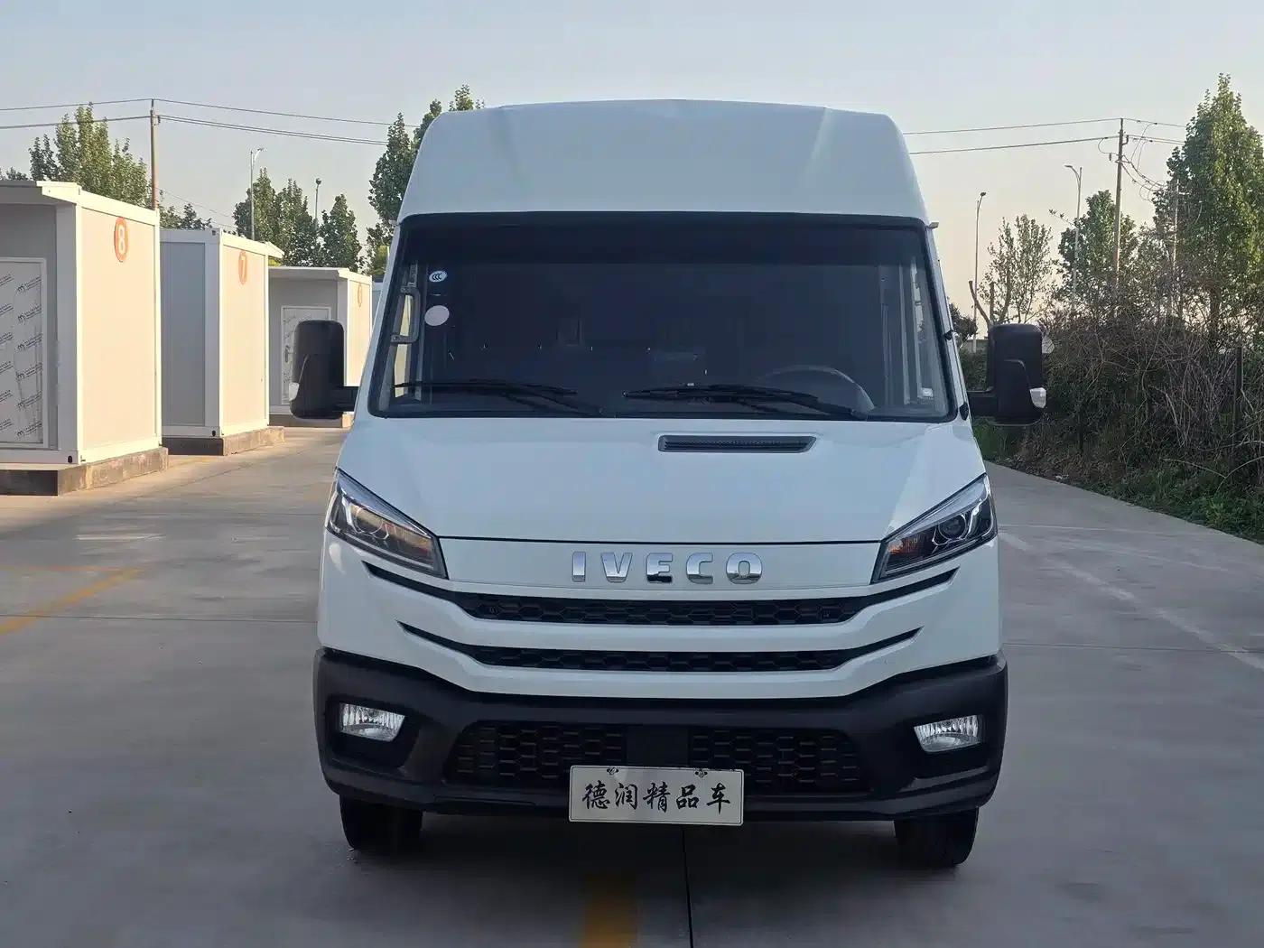 Iveco Proud 2023 2.5T V40 Van, Long Wheelbase, Mid-Roof, Dual Tires, Manual Door, 2-3 Seats — миниатюра 2