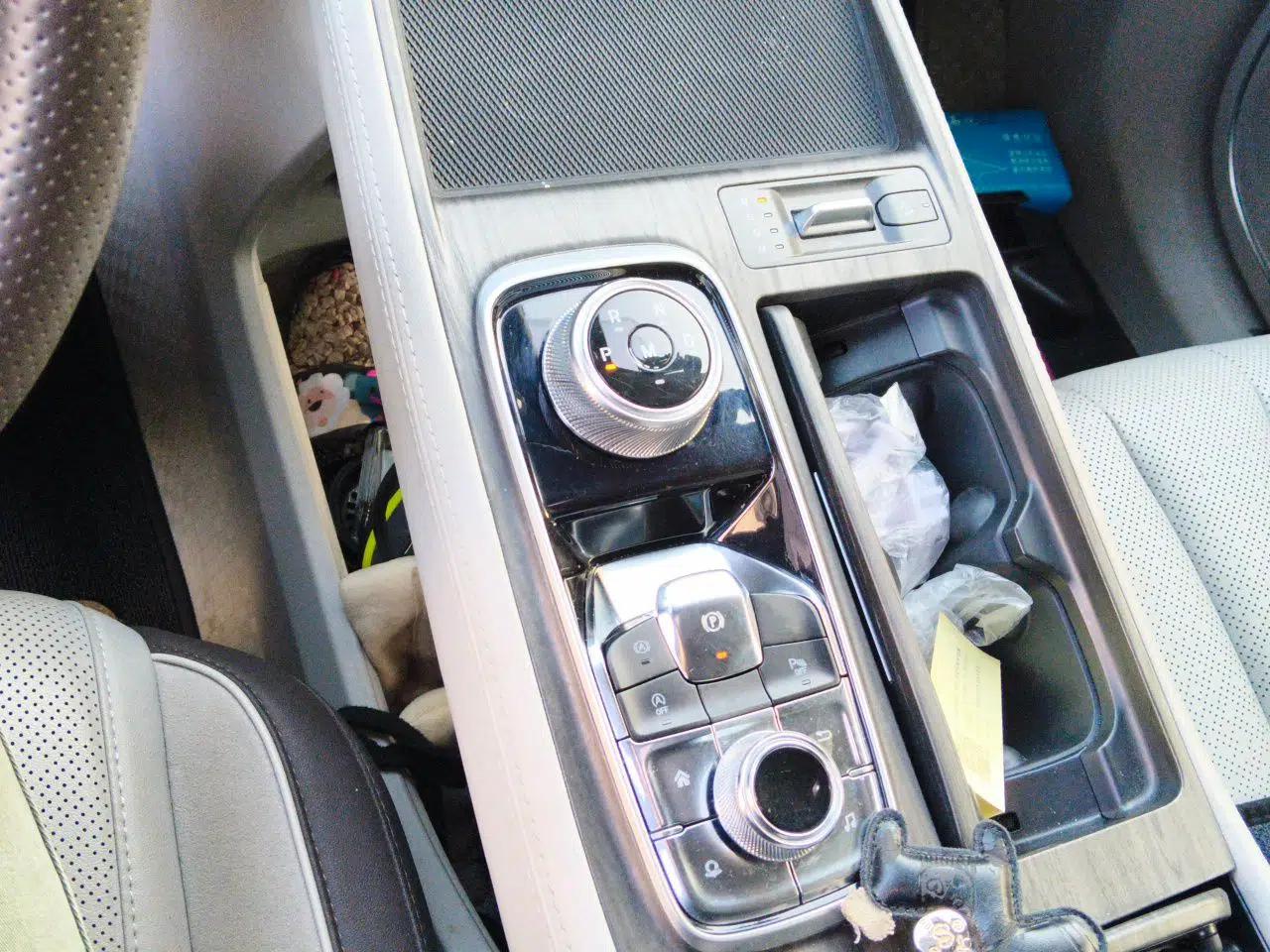 Ford Equator 2023 EcoBoost 225 Premier 7-Seater (2/3/2) — миниатюра 15