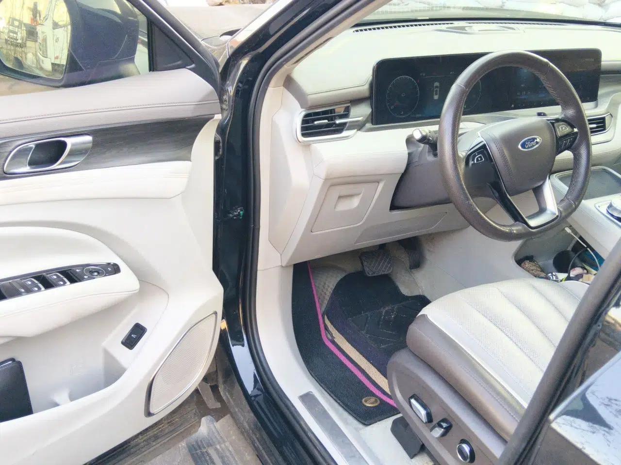 Ford Equator 2023 EcoBoost 225 Premier 7-Seater (2/3/2) — миниатюра 17