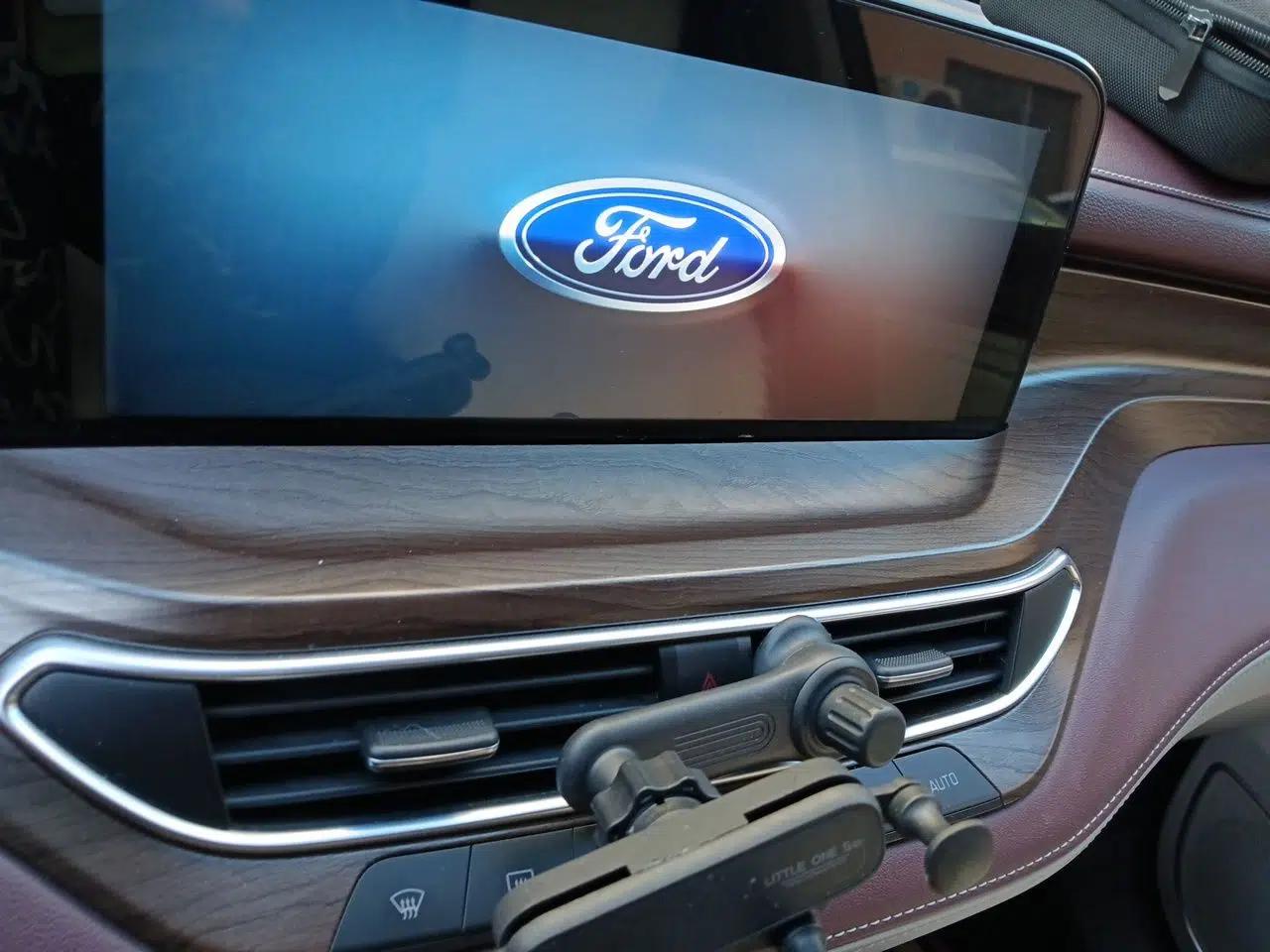 Ford Equator 2021 EcoBoost 225 Premier PLUS 6-Seater — миниатюра 14