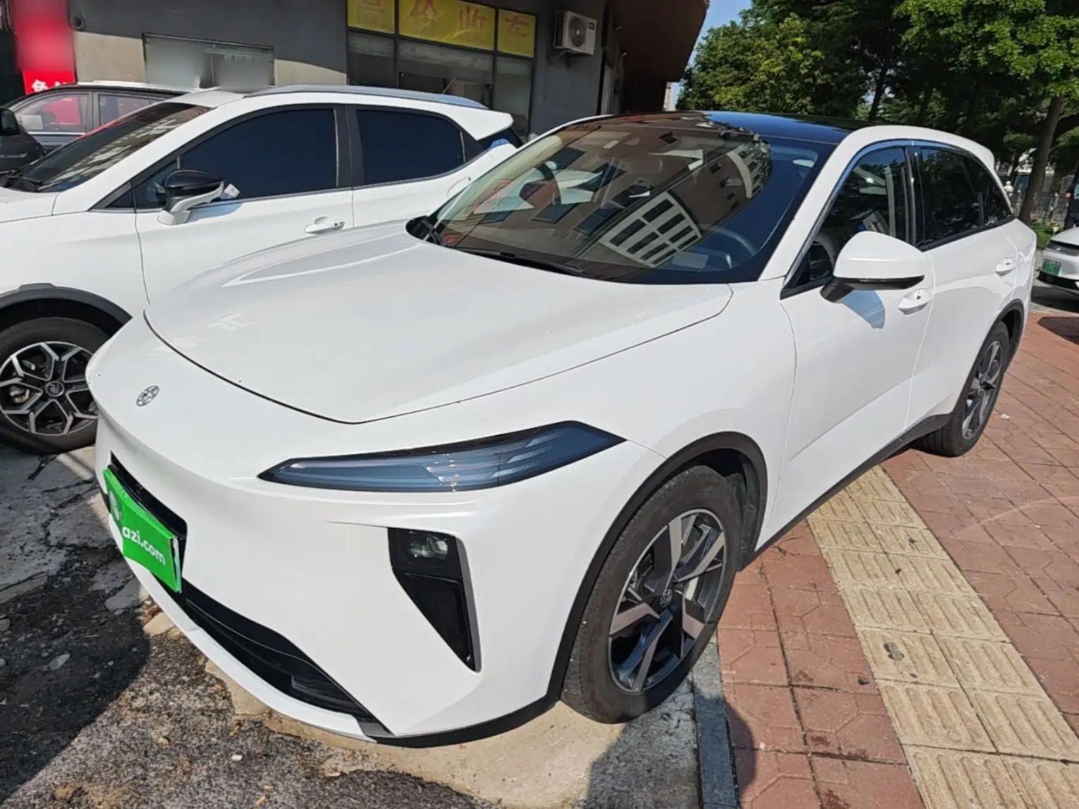 Venucia V DD-i 2025 Orca 150km Joyful Journey Edition — миниатюра 1