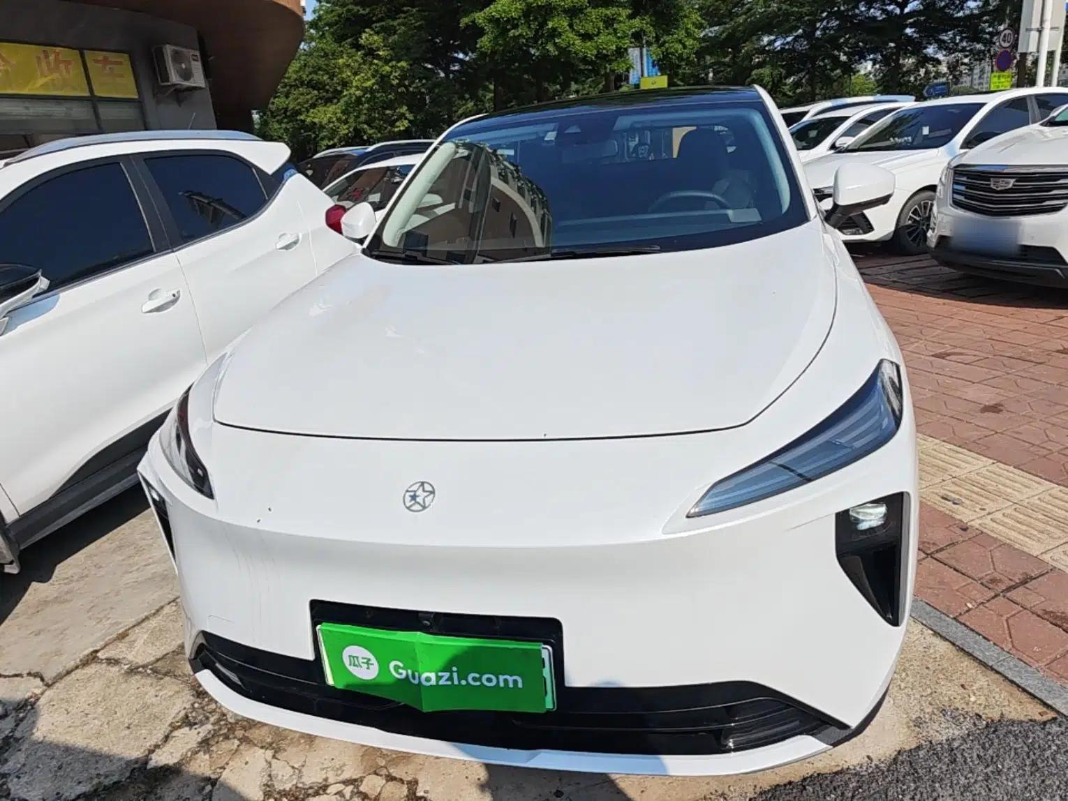 Venucia V DD-i 2025 Orca 150km Joyful Journey Edition — миниатюра 2