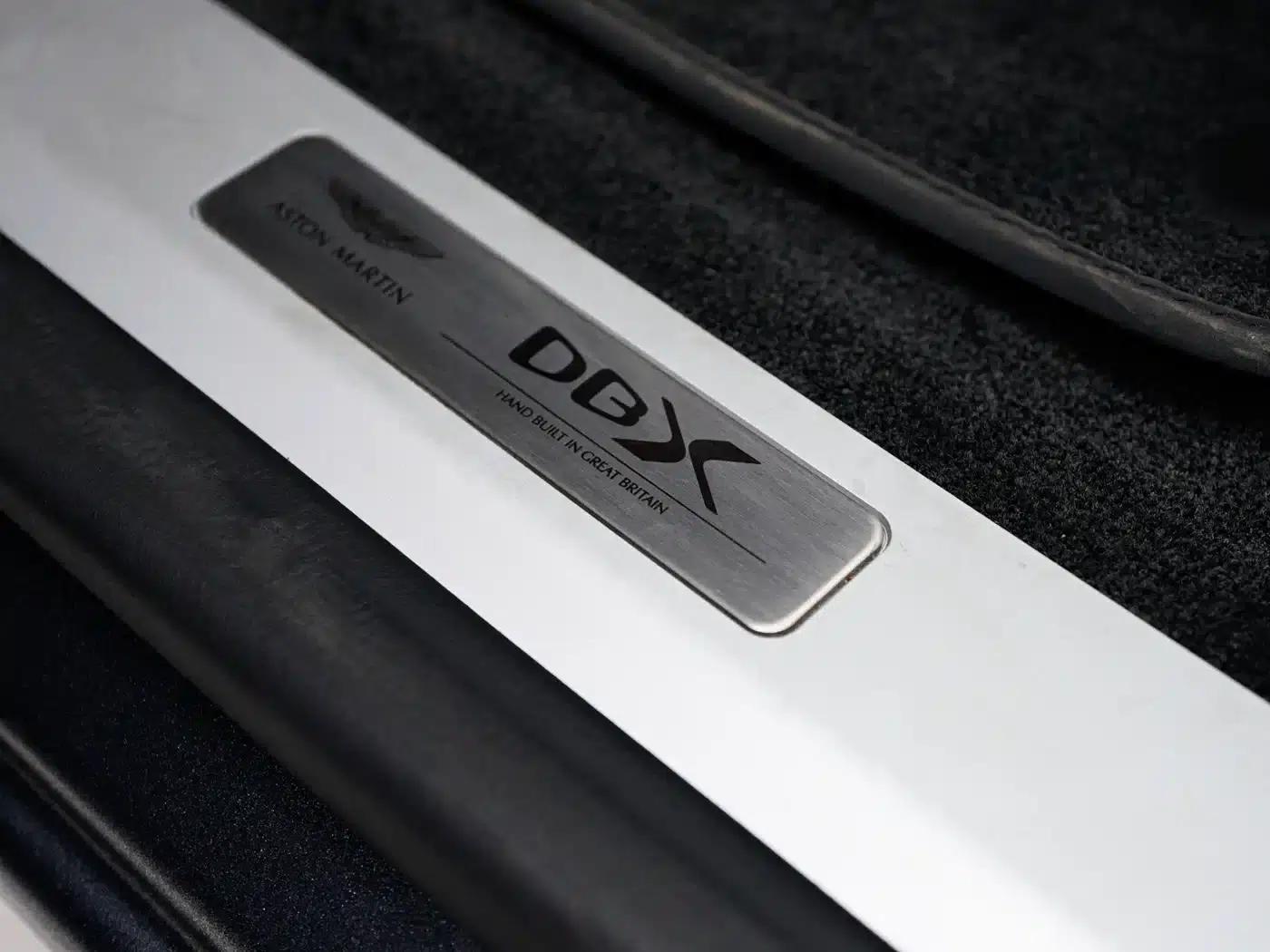 Aston Martin DBX 2024 4.0T V8 707 — миниатюра 23