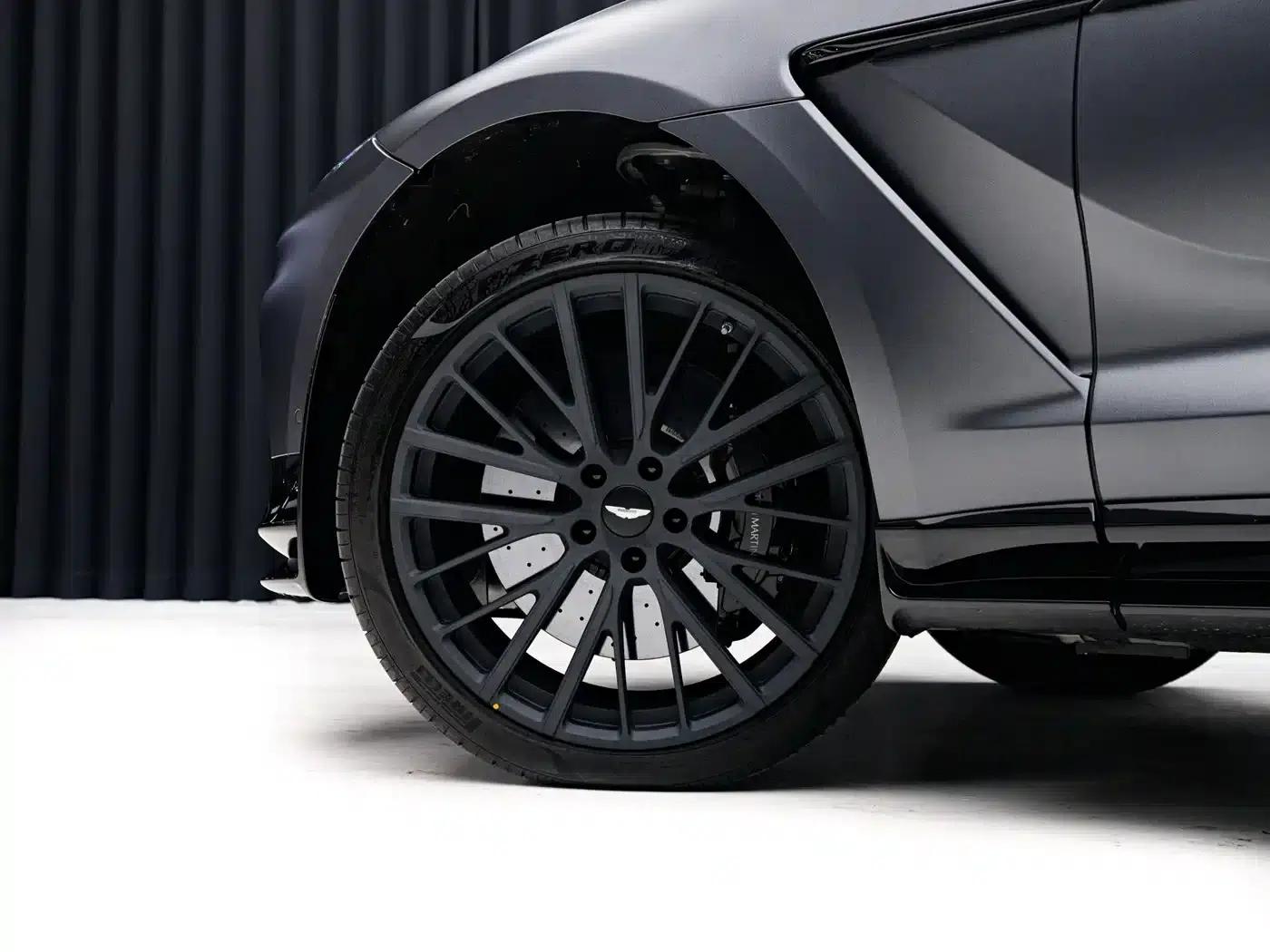 Aston Martin DBX 2024 4.0T V8 707 — миниатюра 6