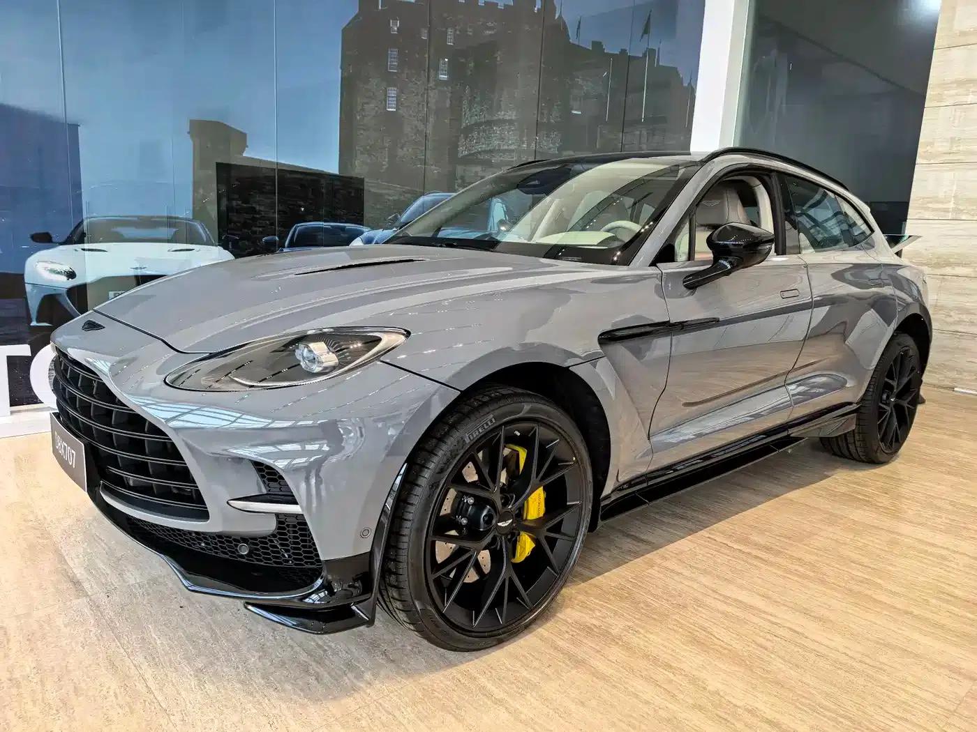 Aston Martin DBX 2024 4.0T V8 707 — миниатюра 1