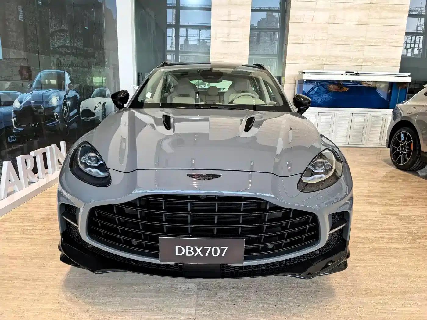 Aston Martin DBX 2024 4.0T V8 707 — миниатюра 2