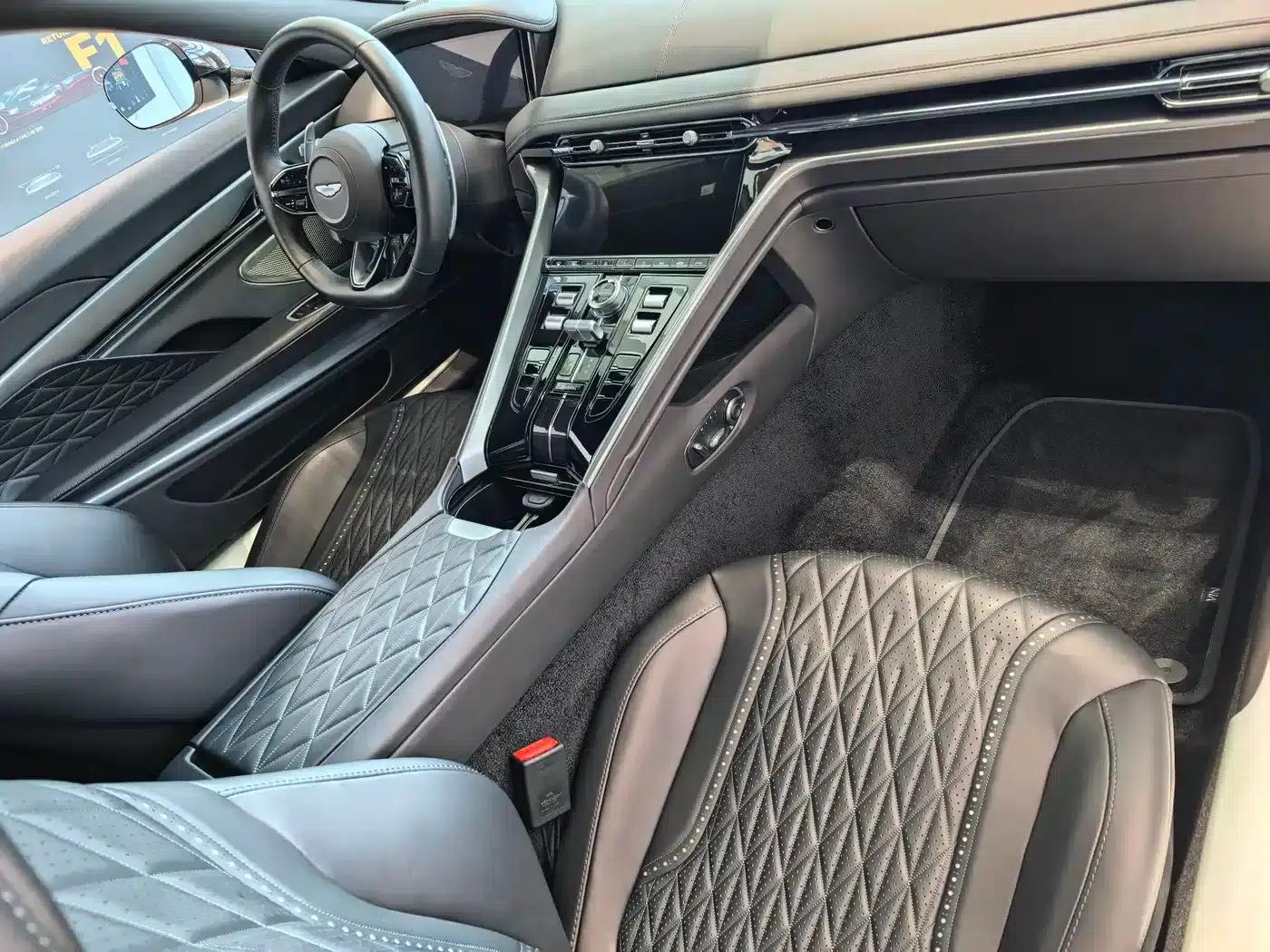 Aston Martin DB12 2025 4.0T V8 Coupe — миниатюра 6