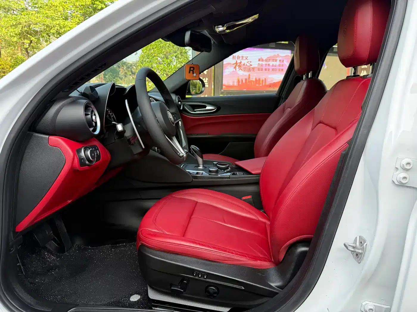 Giulia Juliet 2017 2.0T 200HP Elite Edition — миниатюра 9