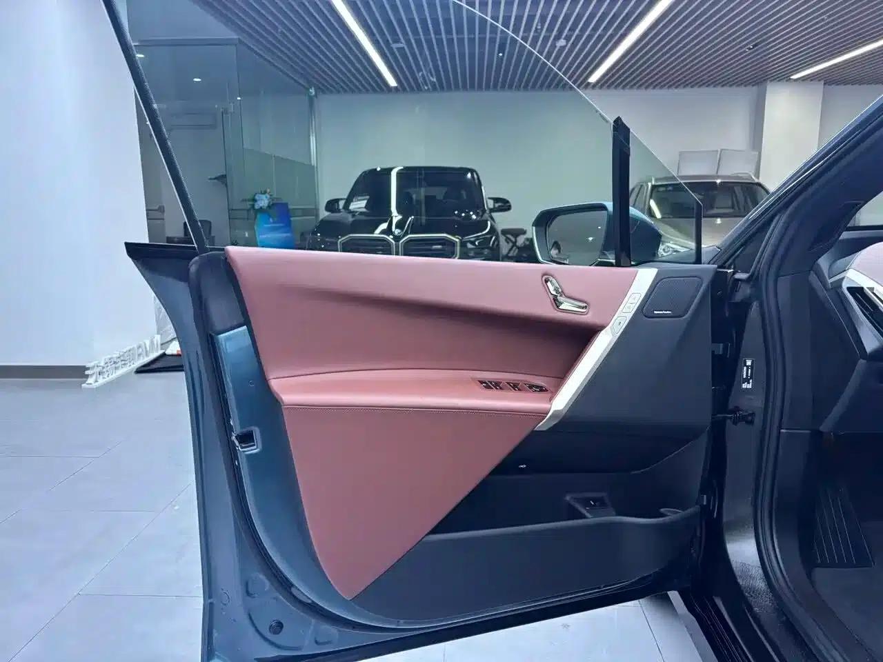 BMW iX 2022 xDrive50 — миниатюра 18