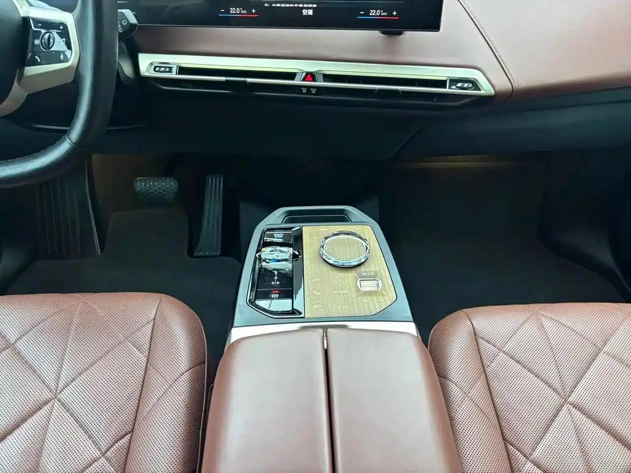 BMW iX 2022 xDrive50 — миниатюра 19