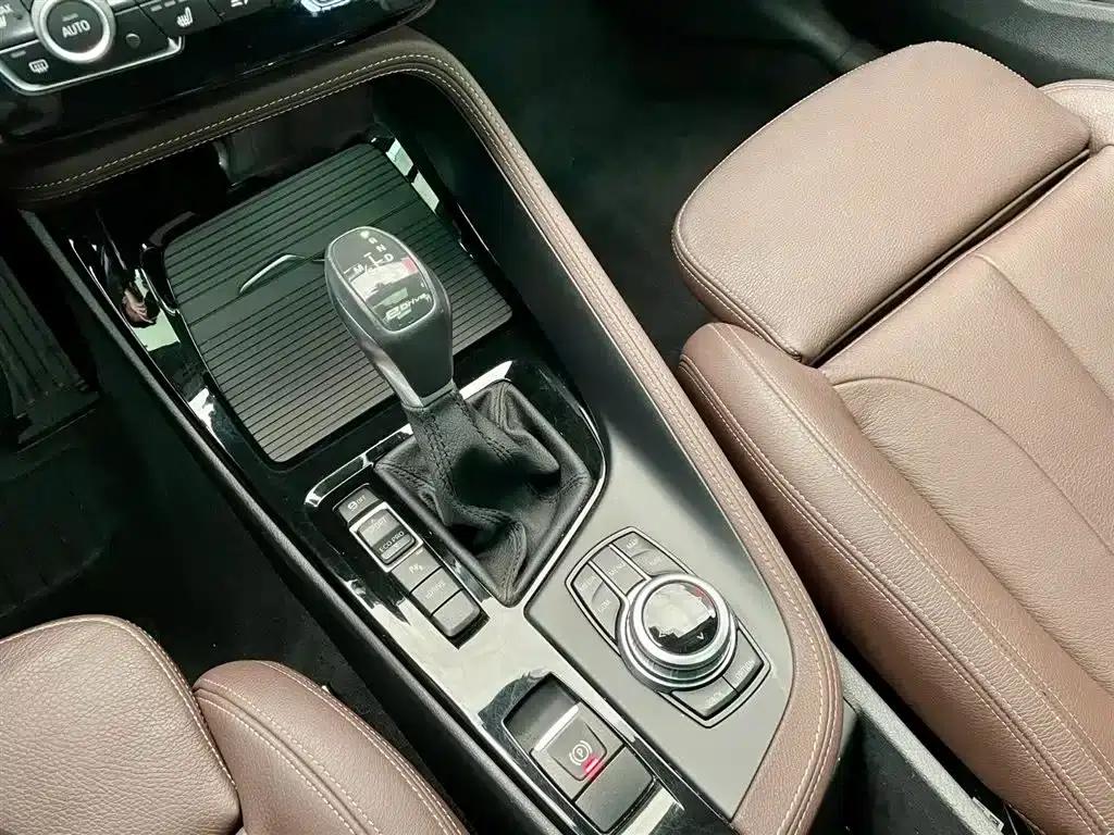 BMW X1 PHEV 2018 xDrive25Le Luxury — миниатюра 10