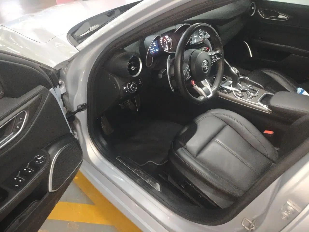 Alfa Romeo Giulia 2022 2.0T 280HP Ti Driving Edition — миниатюра 17