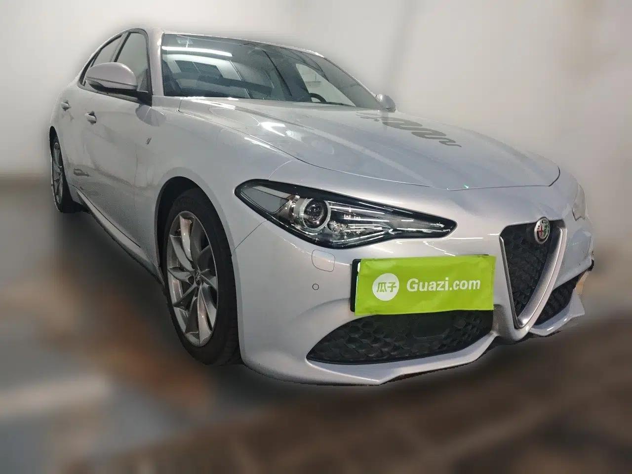 Alfa Romeo Giulia 2022 2.0T 280HP Ti Driving Edition — миниатюра 3