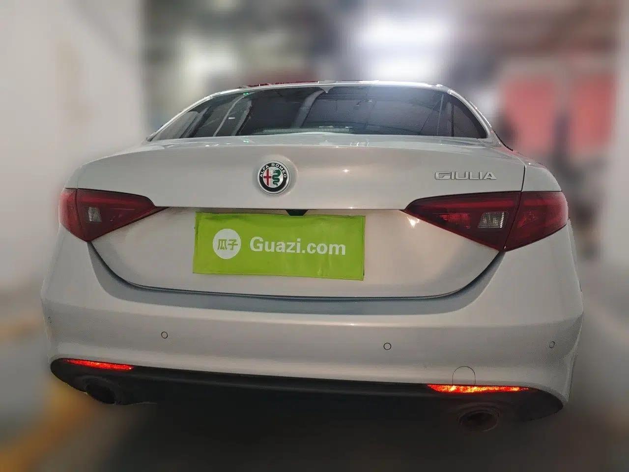 Alfa Romeo Giulia 2022 2.0T 280HP Ti Driving Edition — миниатюра 5