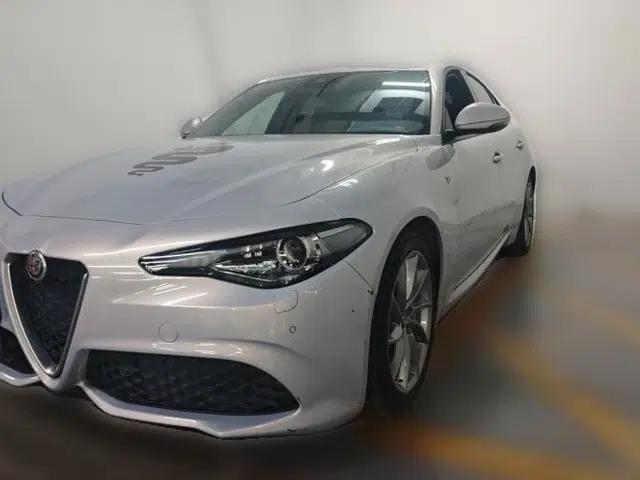 Alfa Romeo Giulia 2022 2.0T 280HP Ti Driving Edition