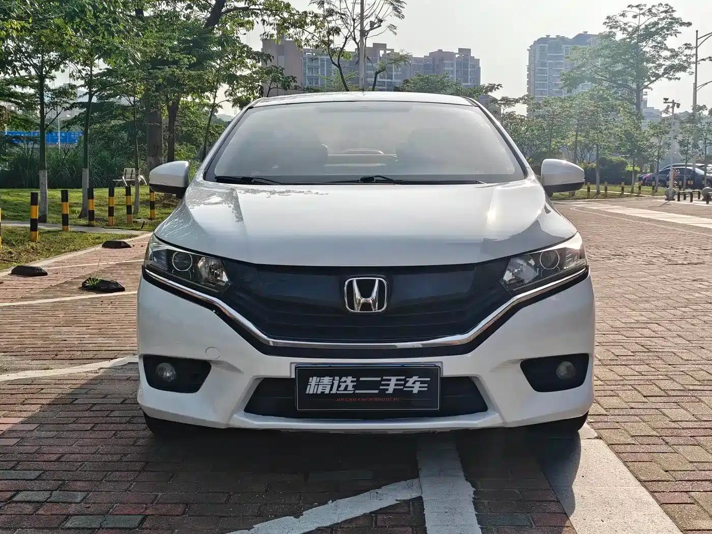 2016 Honda Greiz 1.5L CVT Classic Edition — миниатюра 2