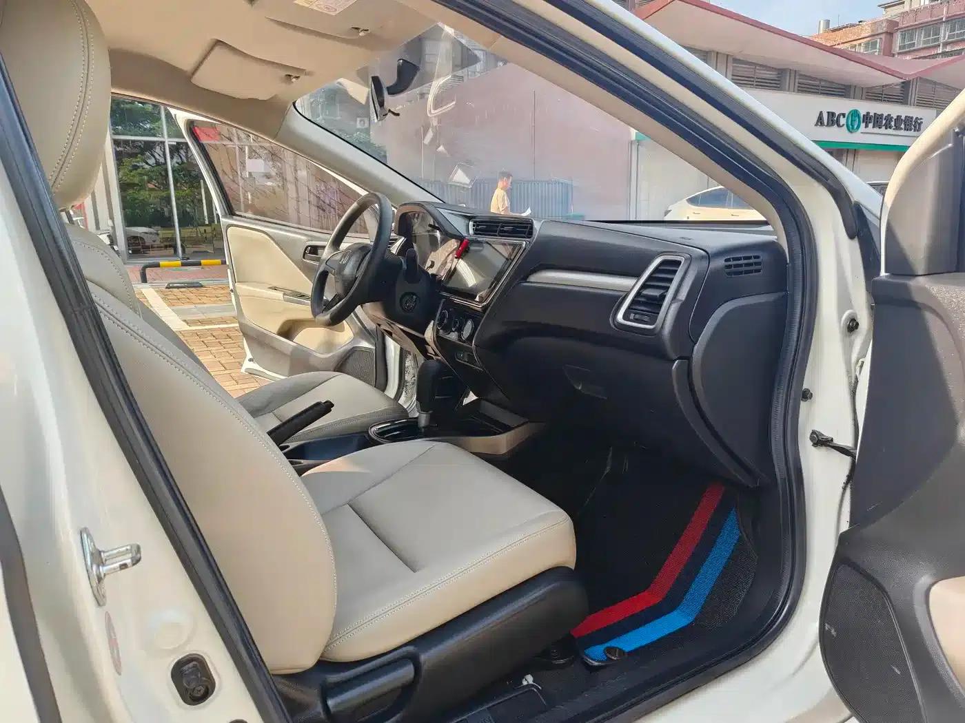 2016 Honda Greiz 1.5L CVT Classic Edition — миниатюра 12