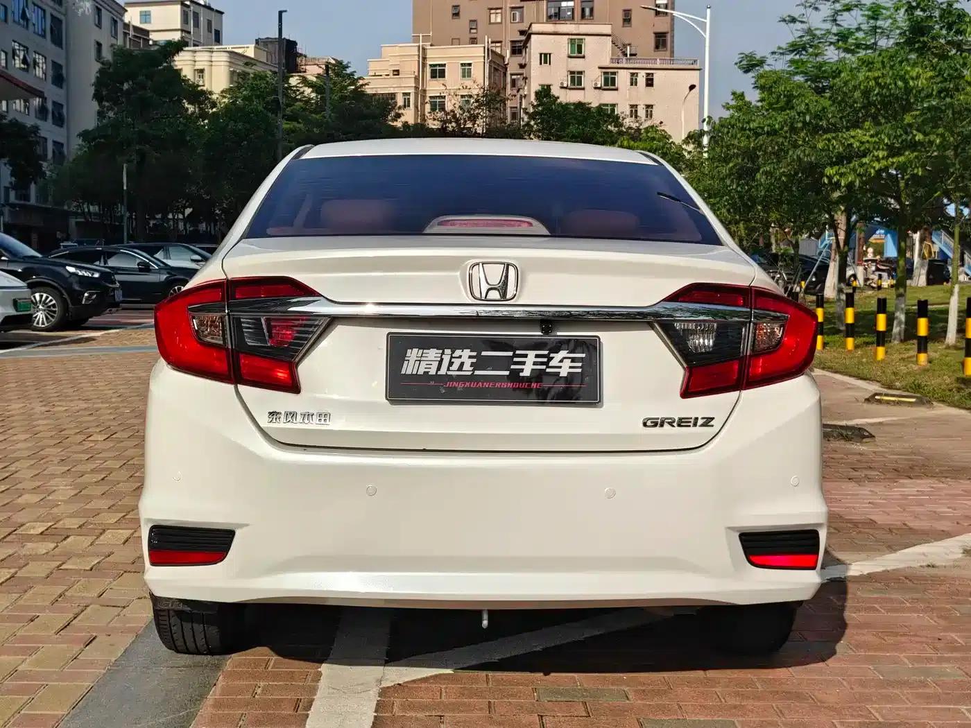 2016 Honda Greiz 1.5L CVT Classic Edition — миниатюра 15