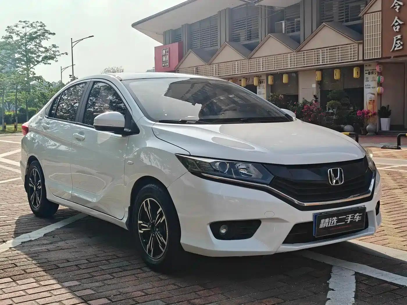 2016 Honda Greiz 1.5L CVT Classic Edition — миниатюра 3
