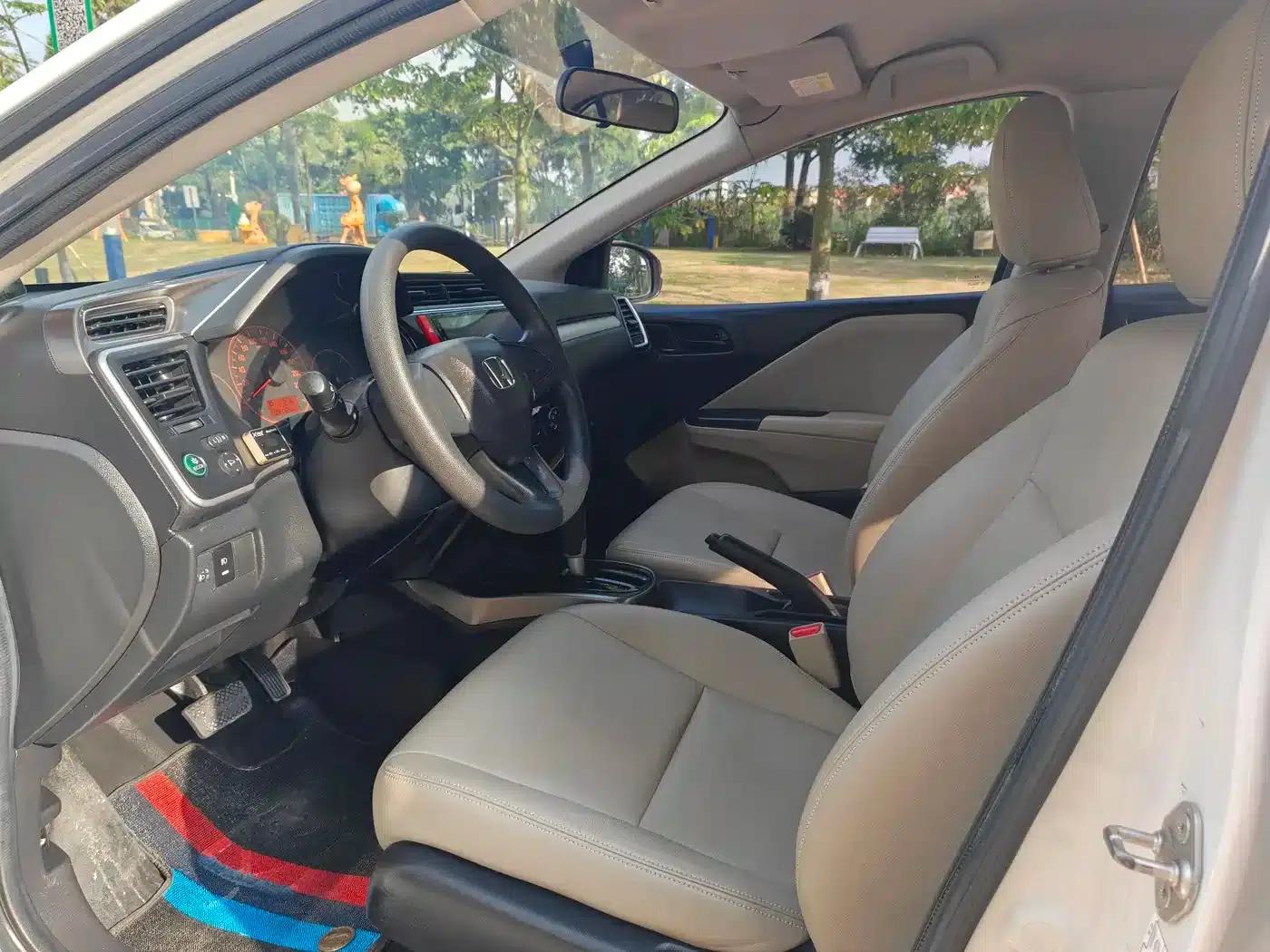 2016 Honda Greiz 1.5L CVT Classic Edition — миниатюра 6