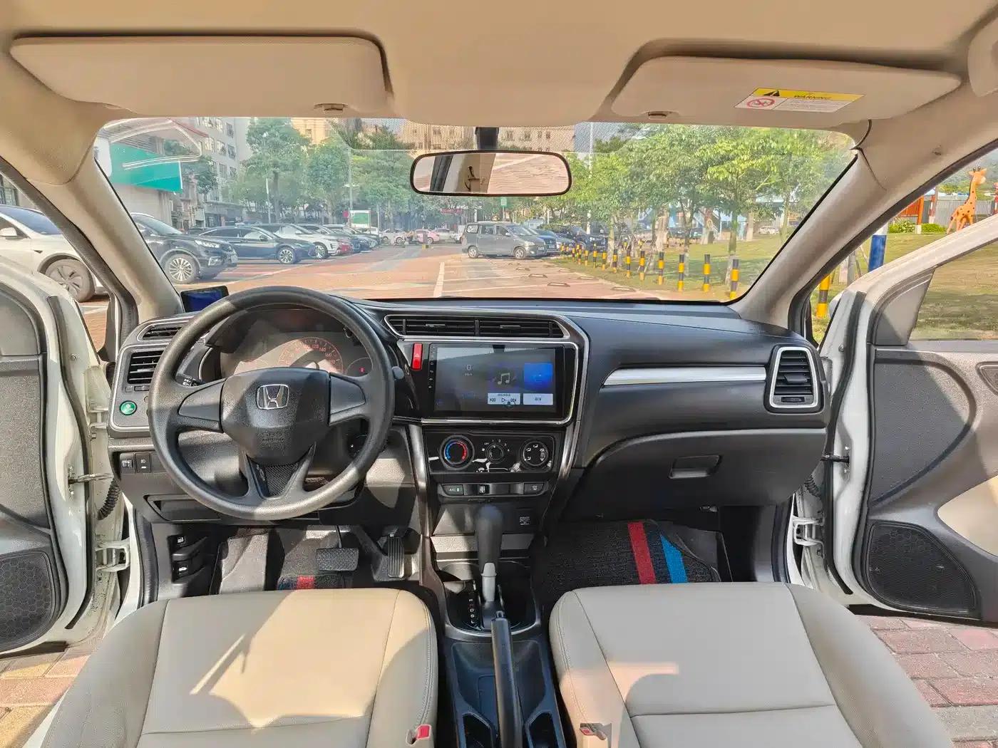 2016 Honda Greiz 1.5L CVT Classic Edition — миниатюра 9