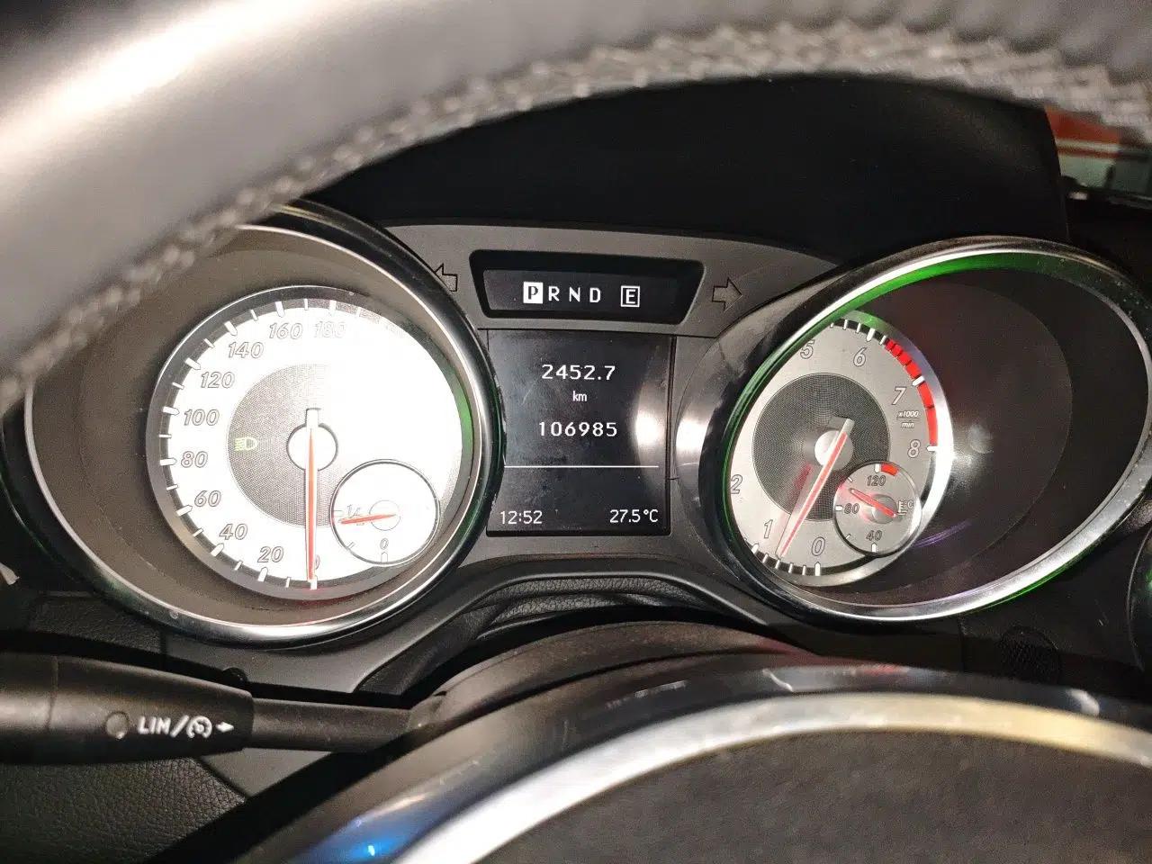 Mercedes-Benz SLK-Class 2011 SLK 200 Fashion Model — миниатюра 12