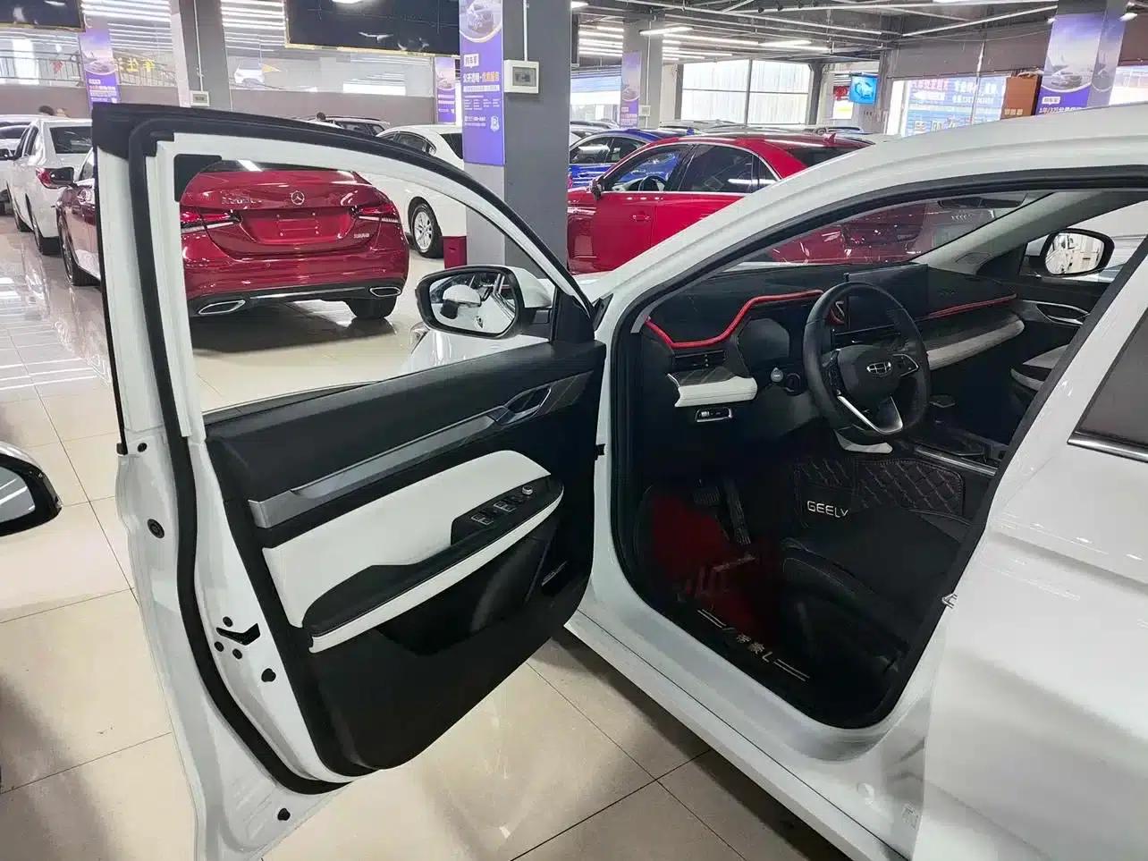 Geely Emgrand L 2022 1.4T CVT Supreme Edition — миниатюра 4