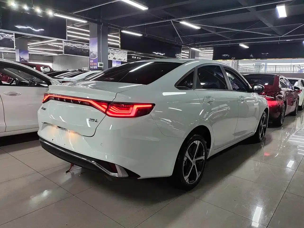 Geely Emgrand L 2022 1.4T CVT Supreme Edition — миниатюра 9