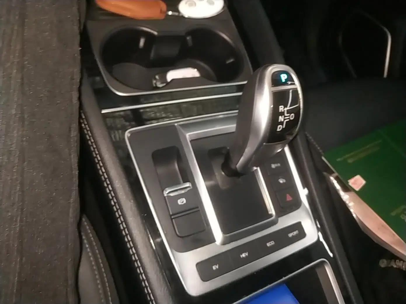 BYD Song MAX New Energy 2019 DM 1.5T Smart Connect Advanced 6-Seater China VI Standard — миниатюра 17