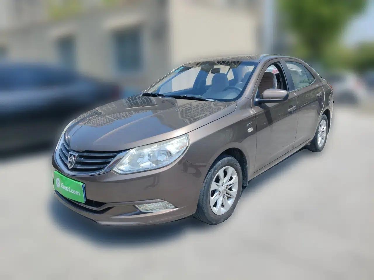 Baojun 630 2013 1.5L manual Entry-level trim — миниатюра 1