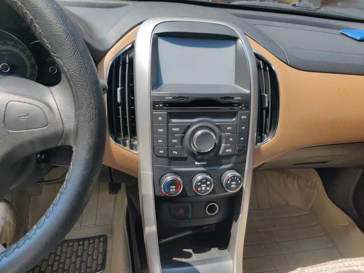 Baojun 630 2013 1.5L manual Entry-level trim — миниатюра 14