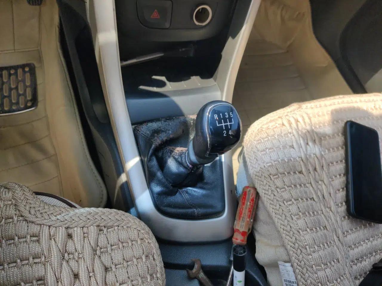Baojun 630 2013 1.5L manual Entry-level trim — миниатюра 15