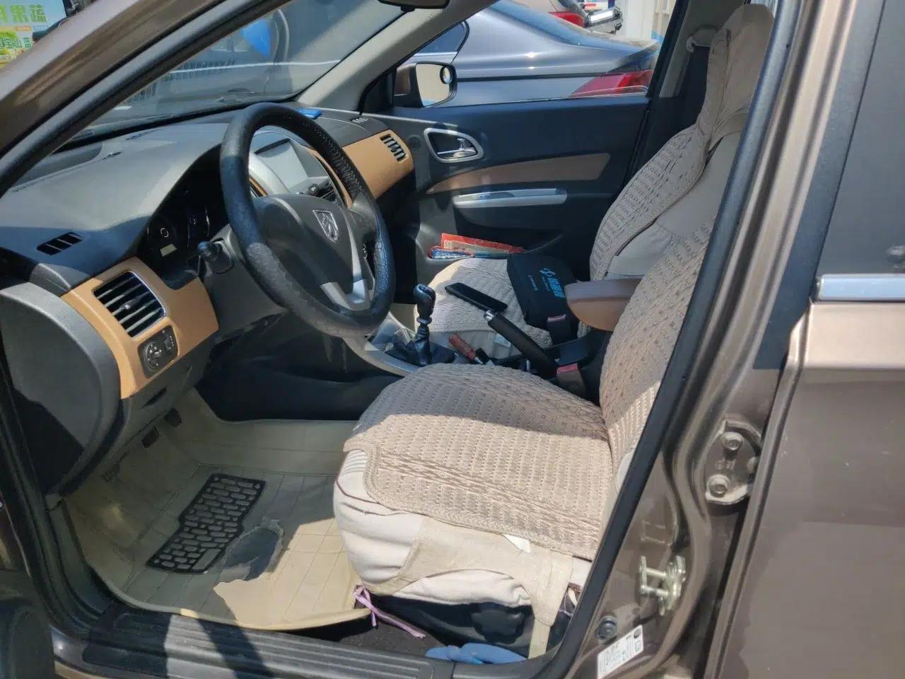Baojun 630 2013 1.5L manual Entry-level trim — миниатюра 16