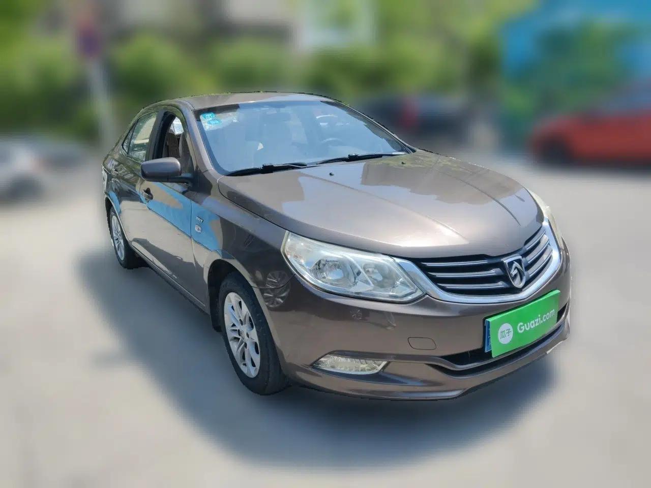 Baojun 630 2013 1.5L manual Entry-level trim — миниатюра 3