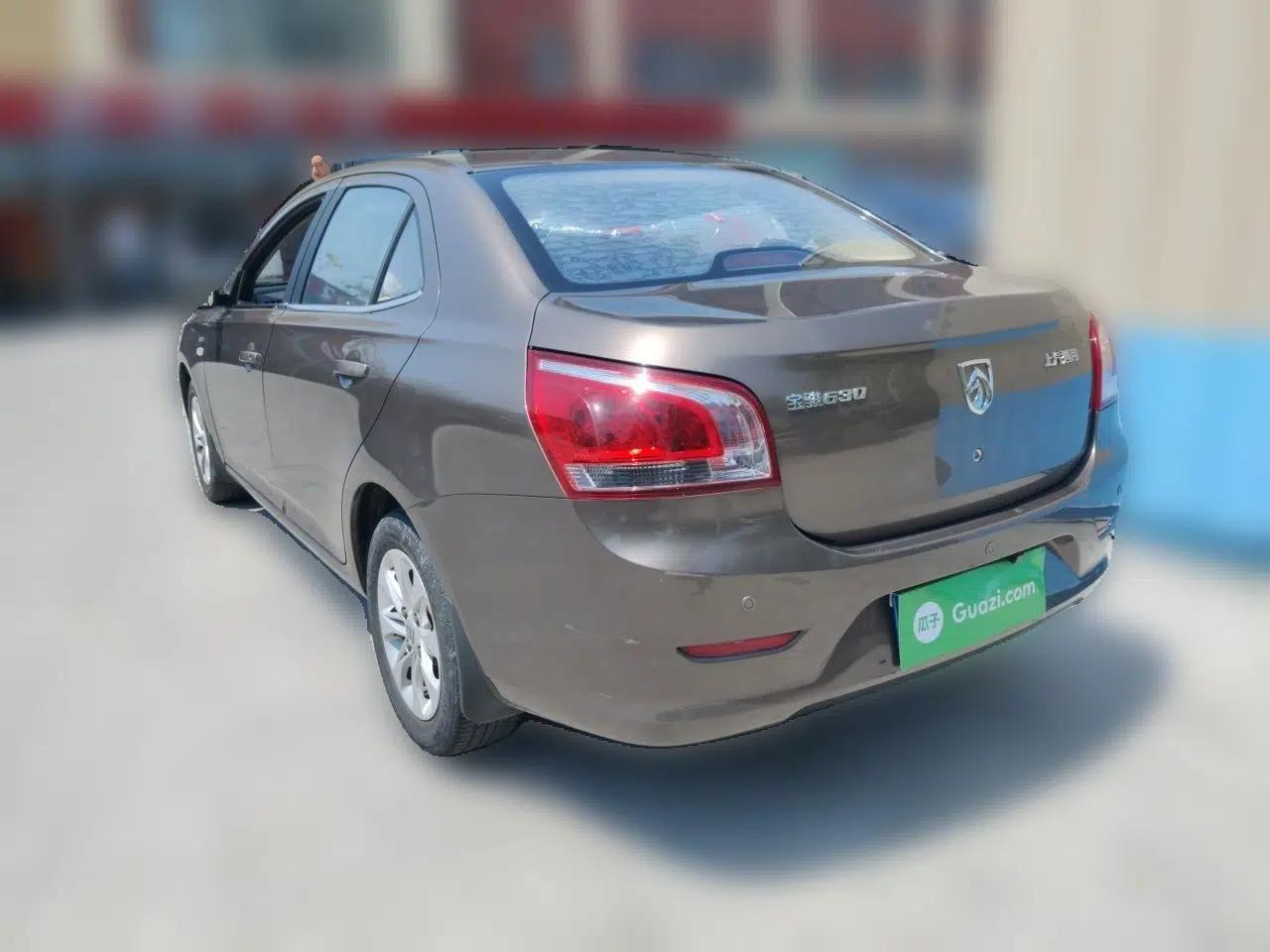 Baojun 630 2013 1.5L manual Entry-level trim — миниатюра 4