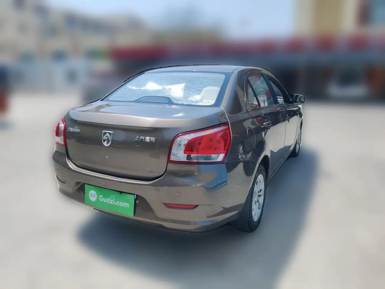 Baojun 630 2013 1.5L manual Entry-level trim — миниатюра 6