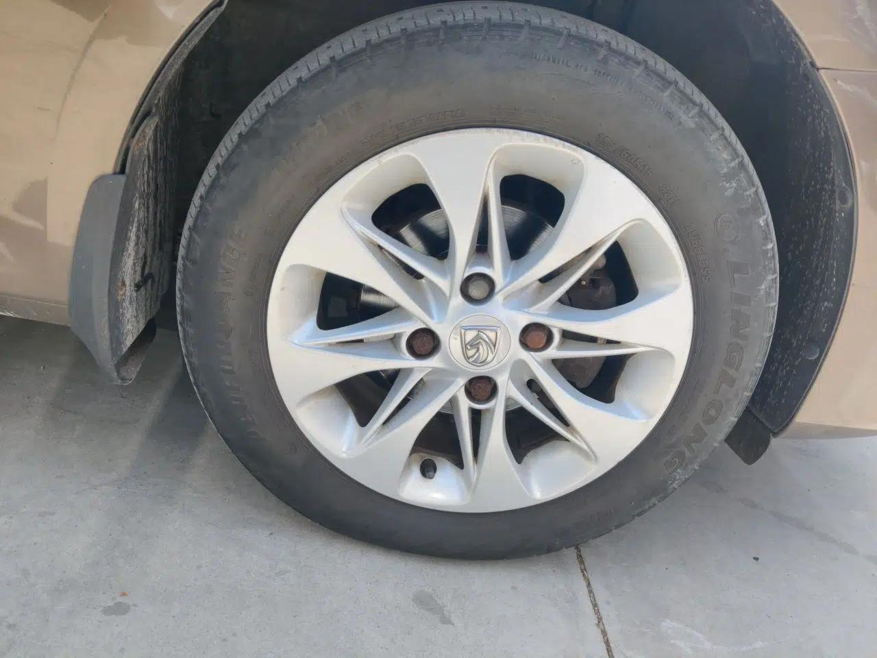 Baojun 630 2013 1.5L manual Entry-level trim — миниатюра 8
