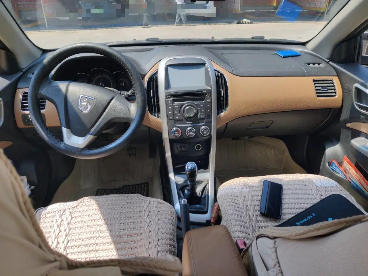 Baojun 630 2013 1.5L manual Entry-level trim — миниатюра 10