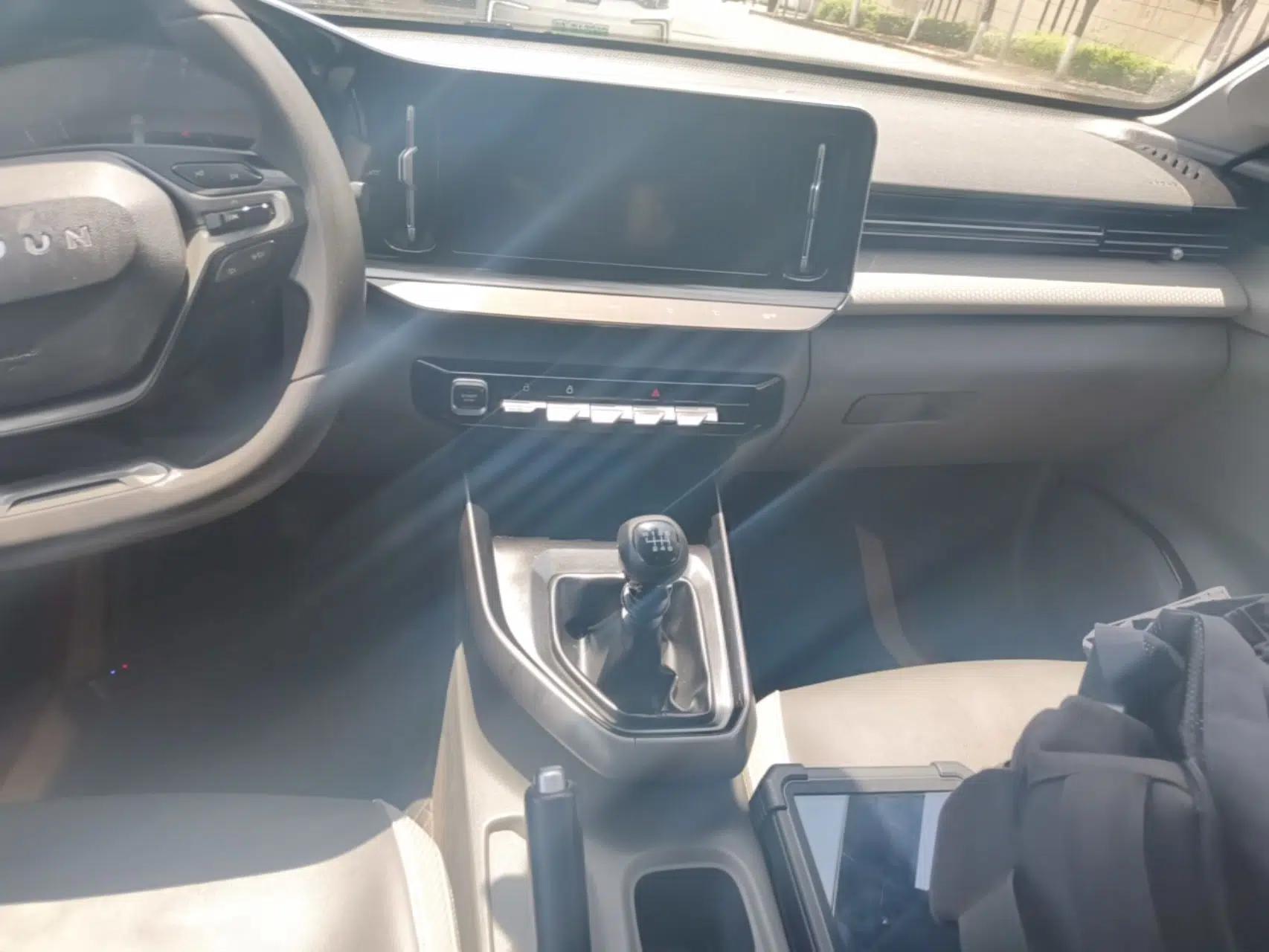 Baojun RC-5 2020 1.5L Manual Smart Luxury Edition — миниатюра 16