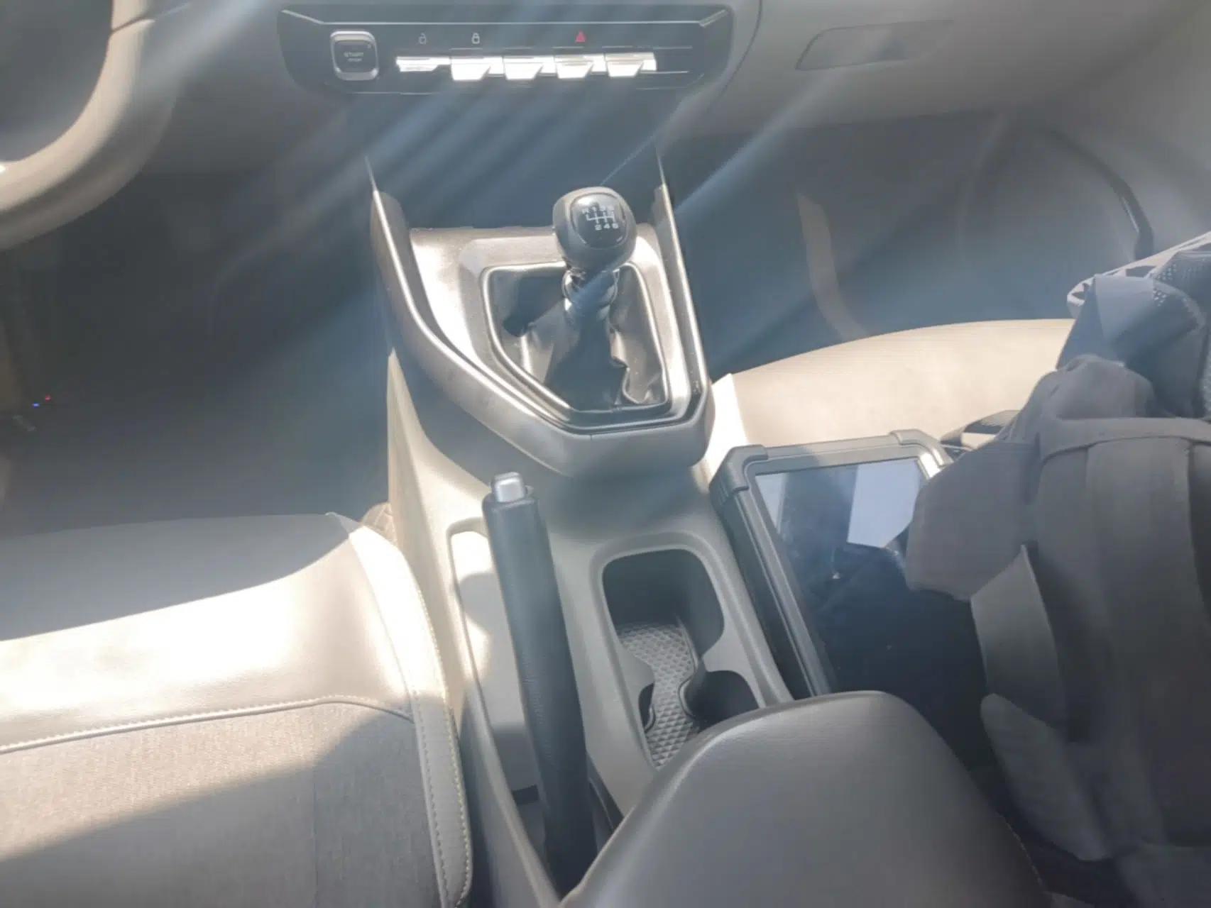 Baojun RC-5 2020 1.5L Manual Smart Luxury Edition — миниатюра 17