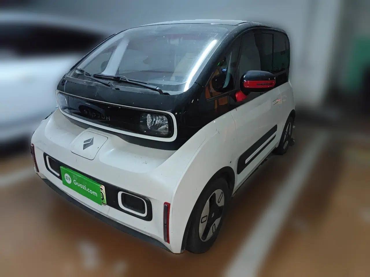 Baojun E300 2020 Plus Interstellar Smart Edition — миниатюра 1