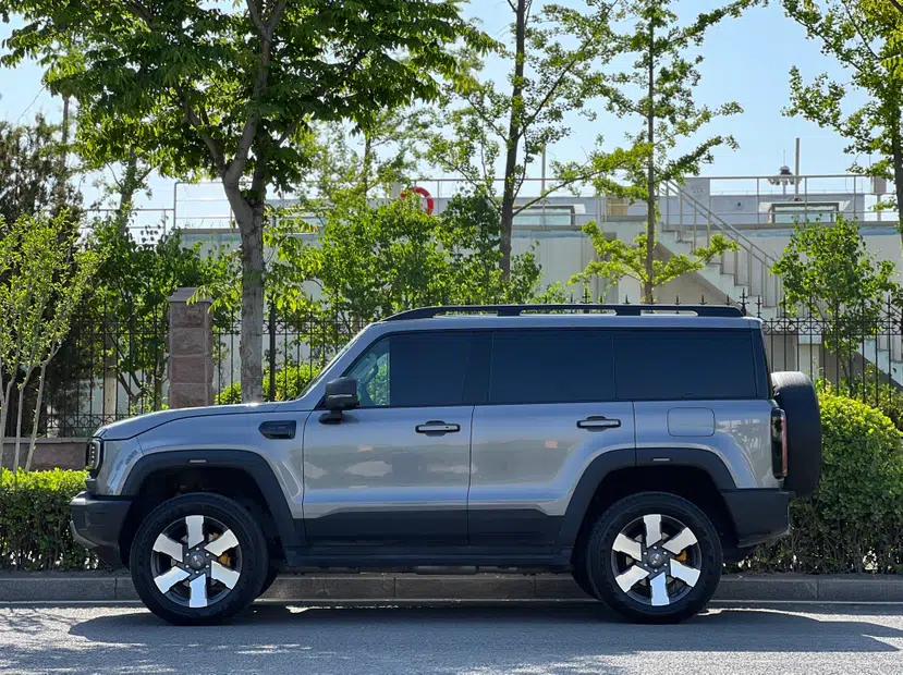 BAIC Off-Road BJ40 Electric Drive 2025 Standard Edition — миниатюра 8