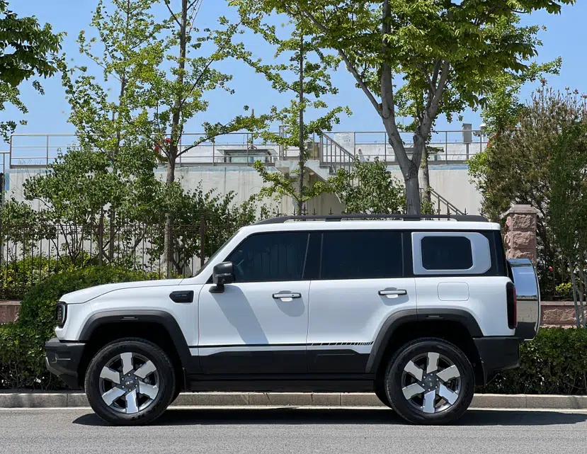 BAIC Off-Road BJ40 Electric Drive 2025 Advanced Edition — миниатюра 6