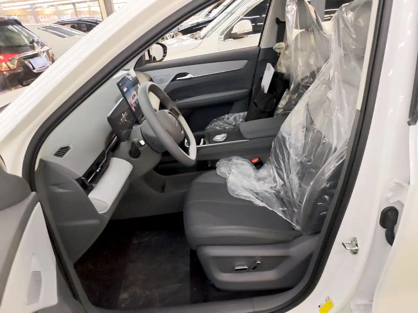 Bestune Yueyi 03 2025 445km Joyful Edition — миниатюра 18