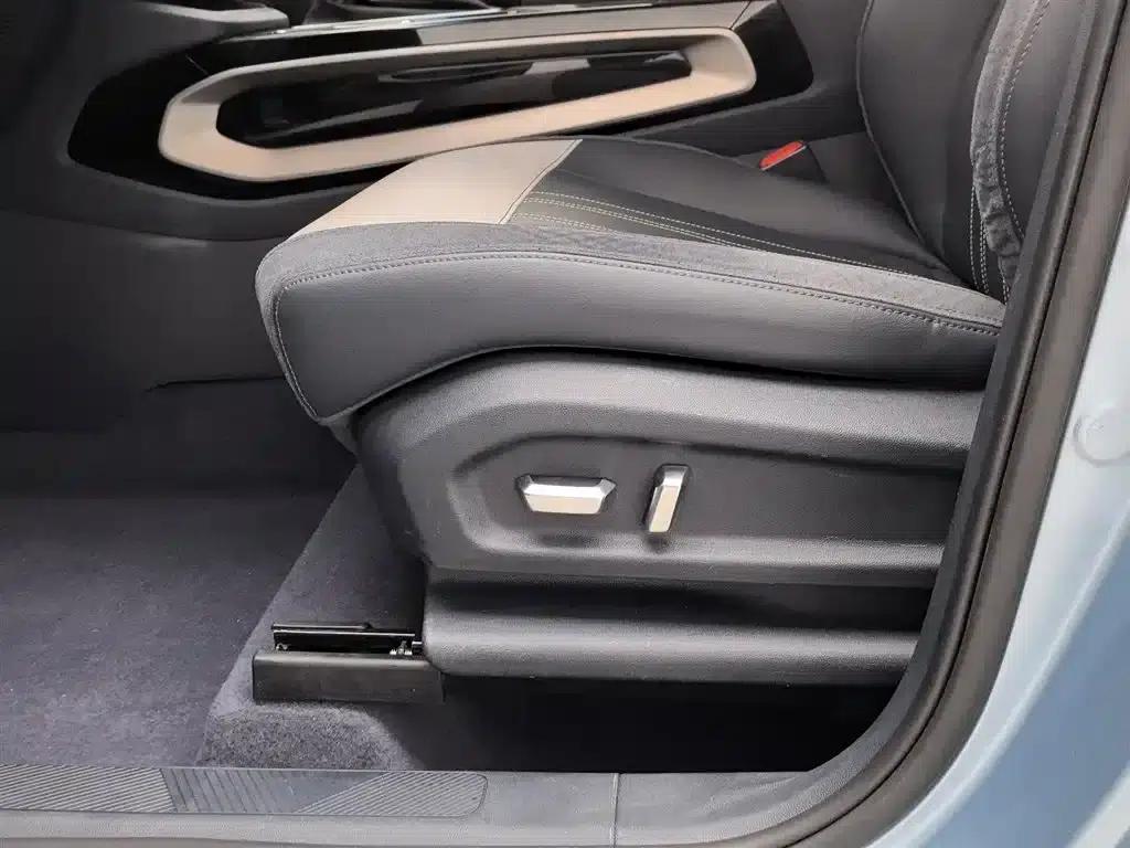 Baojun RM-5 2019 1.5T CVT 24-hour online luxury 6-seater — миниатюра 20