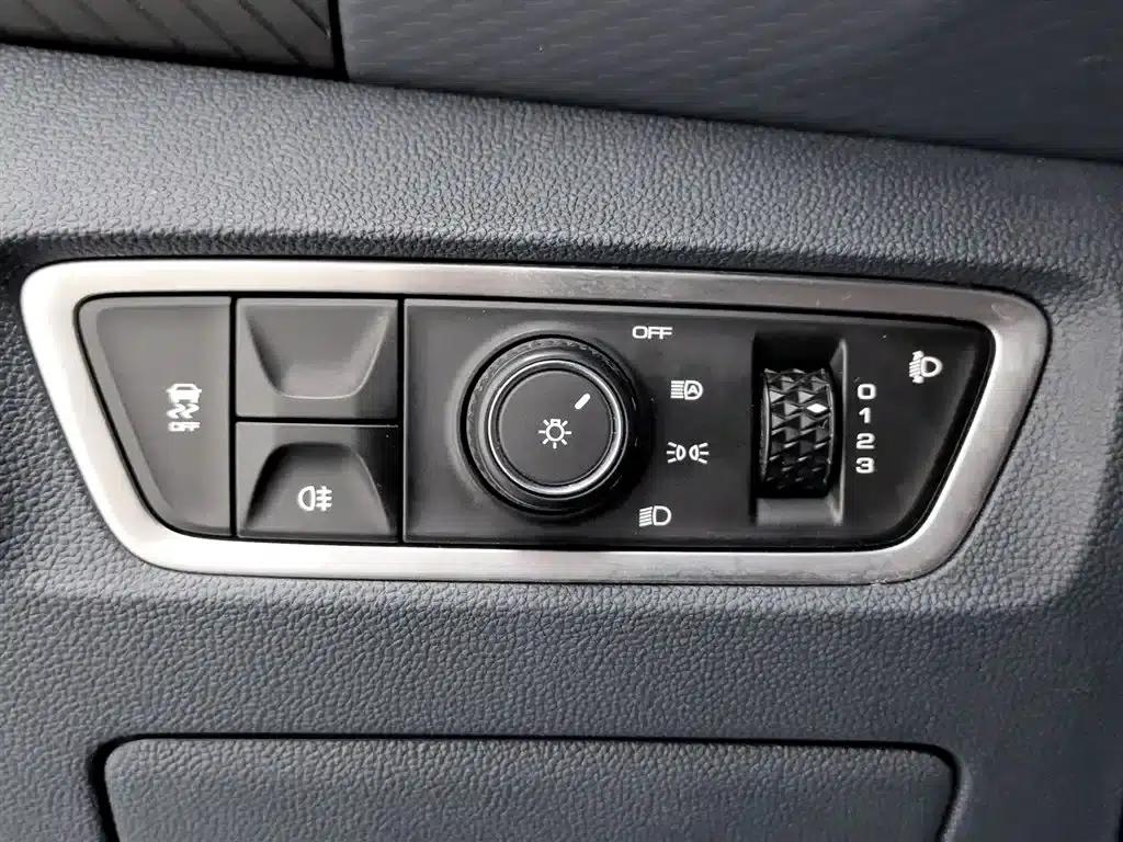 Baojun RM-5 2019 1.5T CVT 24-hour online luxury 6-seater — миниатюра 21